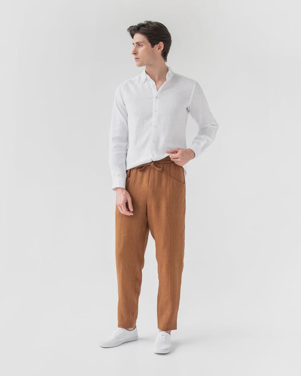 Mens Linen Pants - Cinnamon Trousers with Drawstring Waist and Cargo Pockets - Lightweight Wear - Breathable Outfit, Look TRUCKEE
