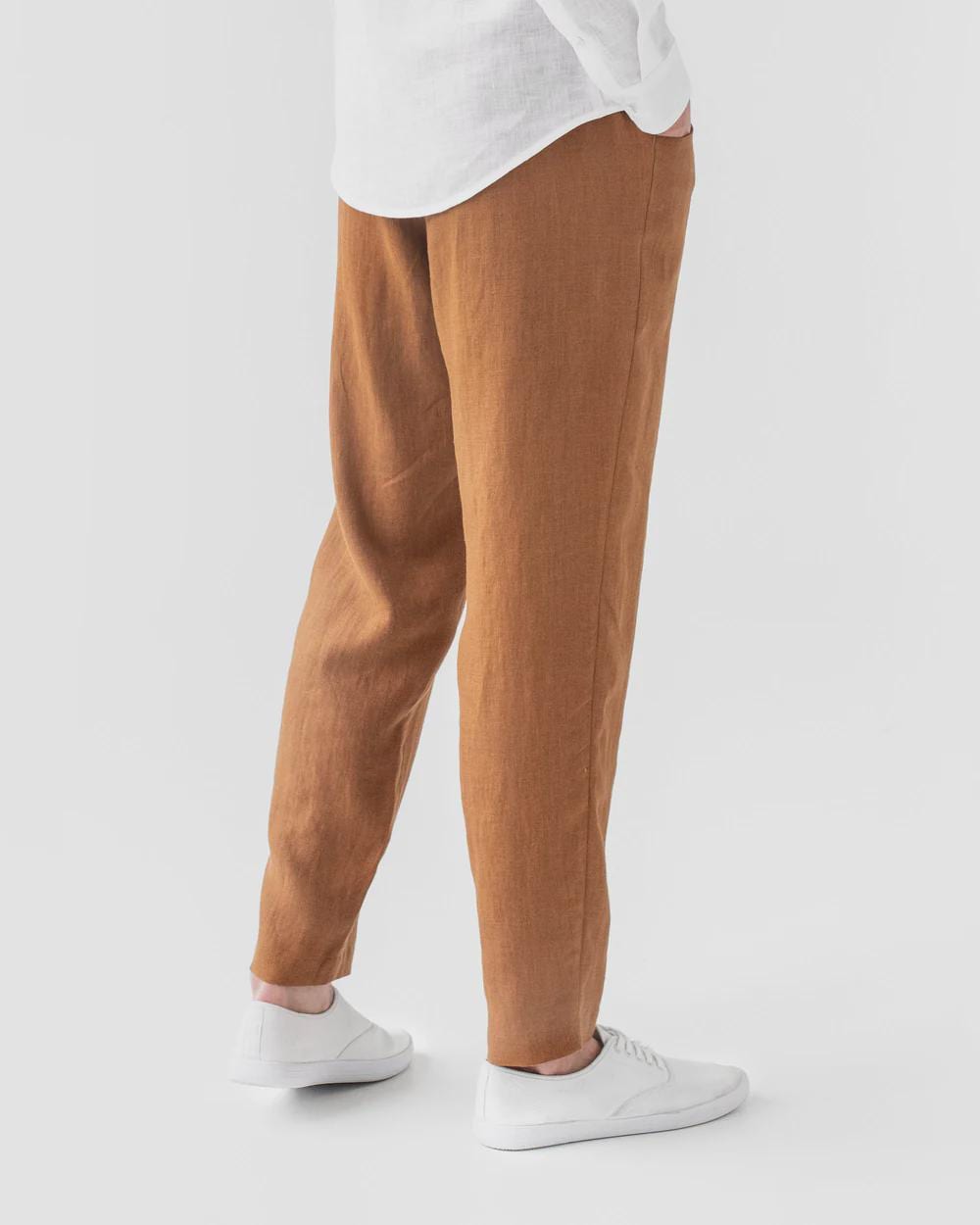 Mens Linen Pants - Cinnamon Trousers with Drawstring Waist and Cargo Pockets - Lightweight Wear - Breathable Outfit, Look TRUCKEE